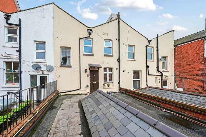 1 Bedroom Flat To Rent In Upper Union Terrace, Aldershot, Hampshire, GU11