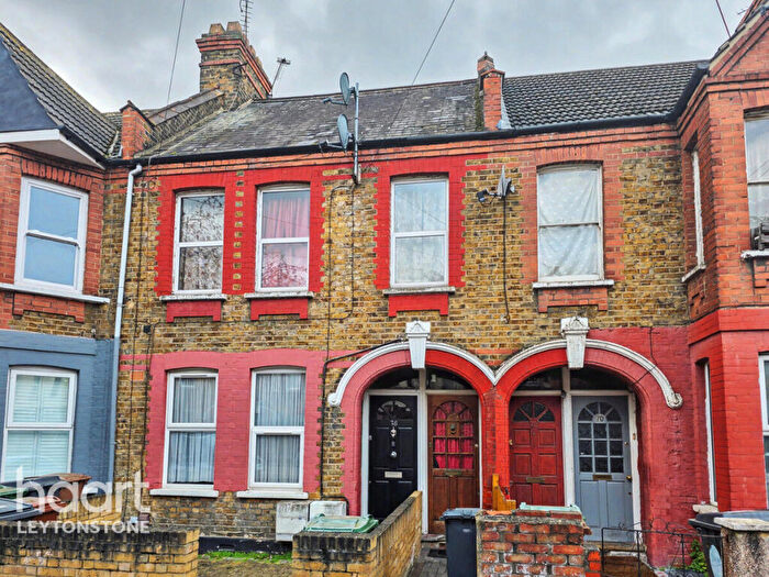 2 Bedroom Flat For Sale In Bloxhall Road, London, E10