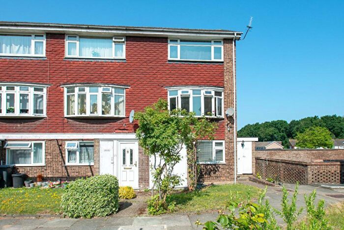 2 Bedroom Maisonette For Sale In Clareville Road, Orpington, Kent, BR5