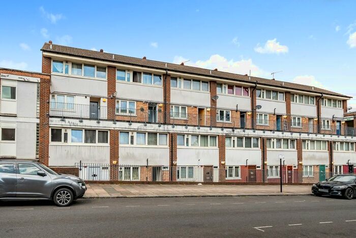 2 Bedroom Maisonette To Rent In Robert Street, London, SE18