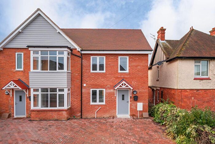 3 Bedroom Semi-Detached House To Rent In Rockingham Road, Newbury, RG14