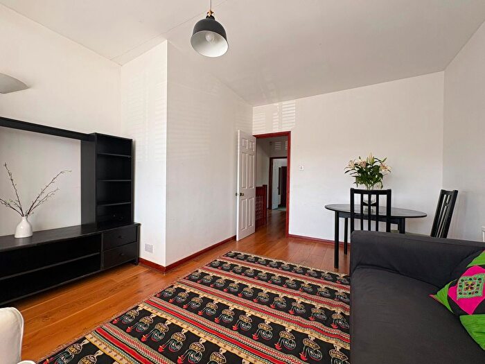 1 Bedroom Flat To Rent In Burlington Road, Isleworth, TW7