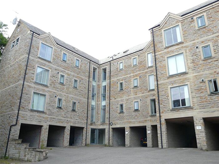 2 Bedroom Apartment To Rent In North Park, King Cross Street, Halifax, West Yorkshire, HX1