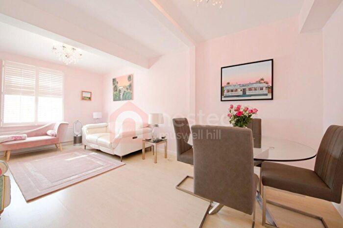 2 Bedroom Flat For Sale In Muswell Road, London, N10