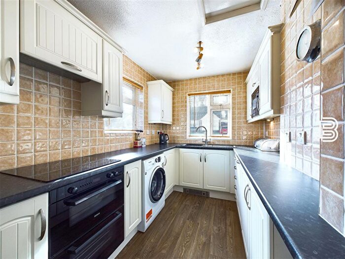 2 Bedroom Semi-Detached Bungalow For Sale In Collingwood Avenue, Bilton, Rugby, CV22