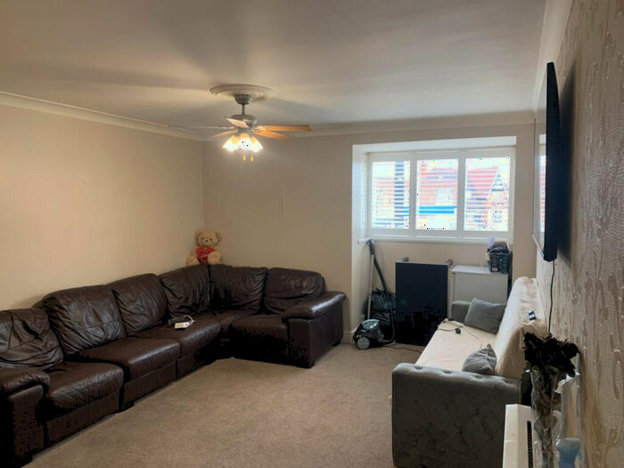 1 Bedroom Flat To Rent In Reed House, Moor Lane, Upminster, Essex, RM14