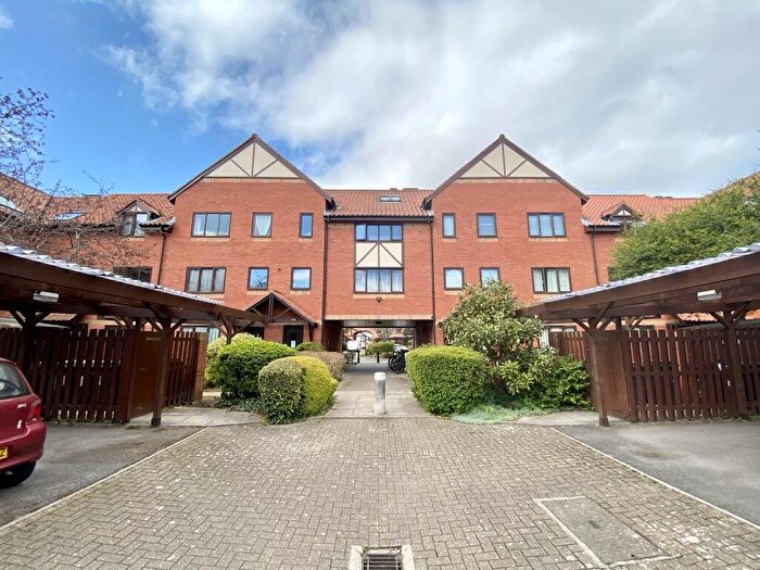 1 Bedroom Apartment To Rent In Harbourside, Hope Court, BS1