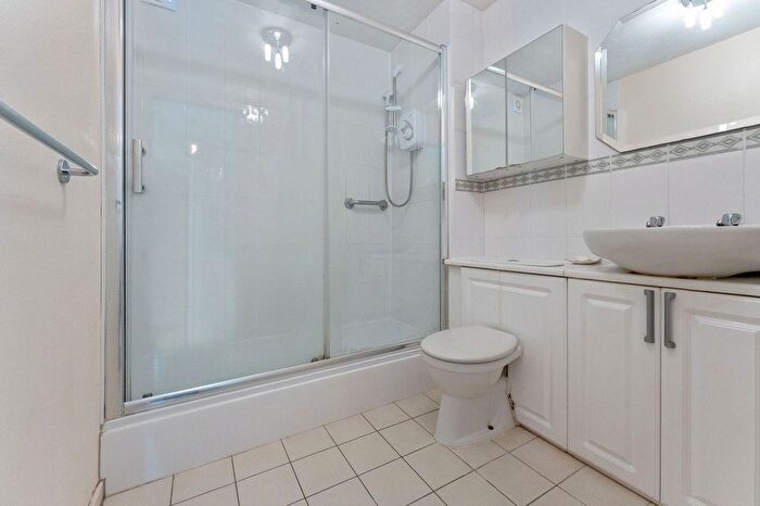 2 Bedroom Flat For Sale In Cheam Road, Sutton, SM1
