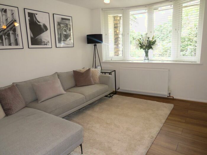 2 Bedroom End Of Terrace House To Rent In New Road, Calne, SN11