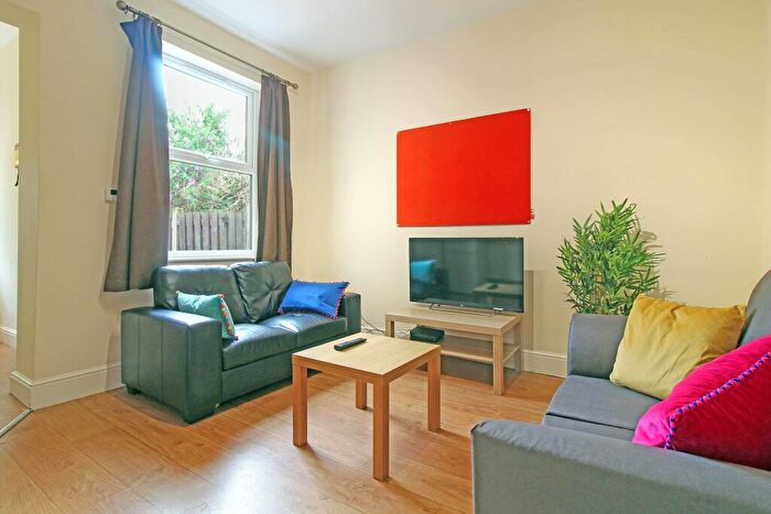 3 Bedroom House To Rent In Khartoum Road, Sheffield, S11