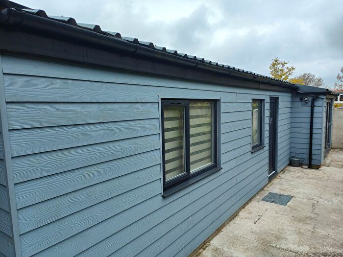 1 Bedroom Studio To Rent In Waterloo Road, Falmouth, TR11