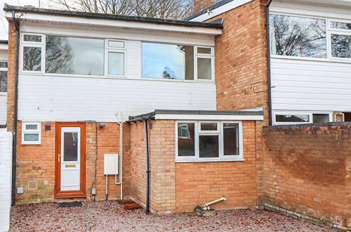 3 Bedroom Terraced House For Sale In Wells Close, Harpenden, AL5