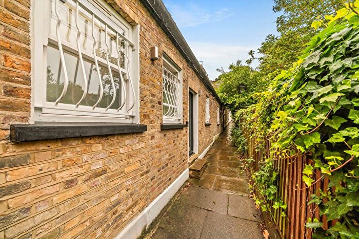 1 Bedroom Terraced House For Sale In Heath Passage, Hampstead, NW3