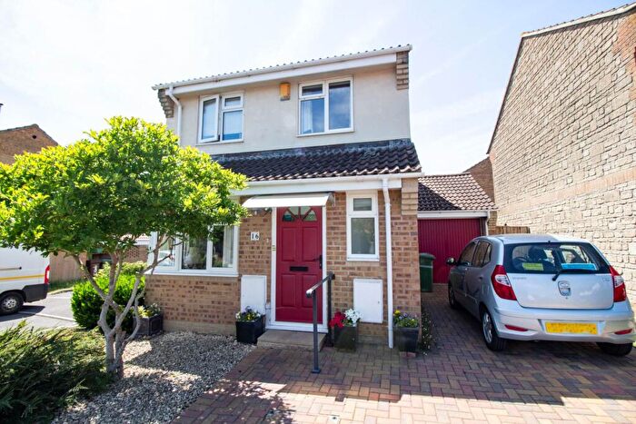 3 Bedroom Detached House For Sale In Magnolia Close, Frome, BA11