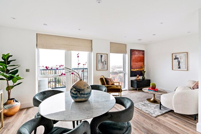2 Bedroom Apartment For Sale In Gradino Apartments, Davigdor Road, Hove, East Sussex, BN3