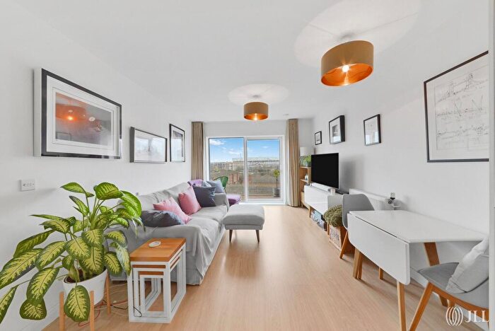 1 Bedroom Flat For Sale In River Heights, High Street, London, E15