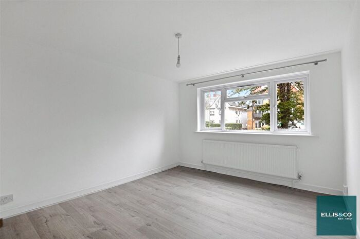2 Bedroom Flat To Rent In Hendon Lane, Finchley, N3