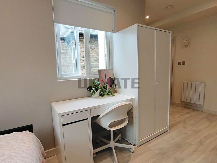 1 Bedroom Property To Rent In Villiers Road, Kingston Upon Thames, KT1