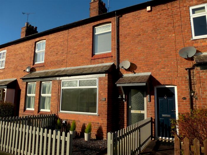 2 Bedroom Property To Rent In Robin Hood Lane, Helsby, Frodsham, WA6