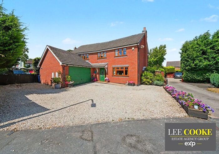 4 Bedroom Detached House For Sale In Pool Close, Shareshill, Wolverhampton, WV10