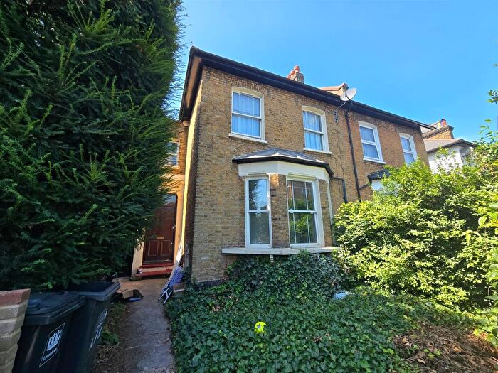 2 Bedroom Flat To Rent In Brockley Road, London, SE4