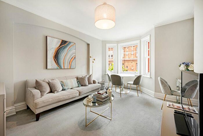 2 Bedroom Flat To Rent In Park Walk, London, SW10