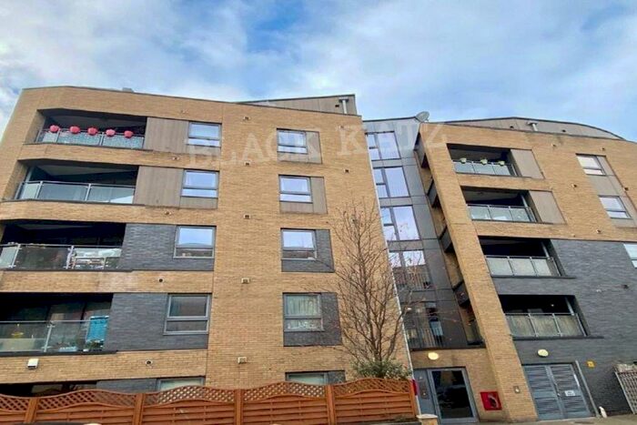 2 Bedroom Flat To Rent In Avonley Road, SE14