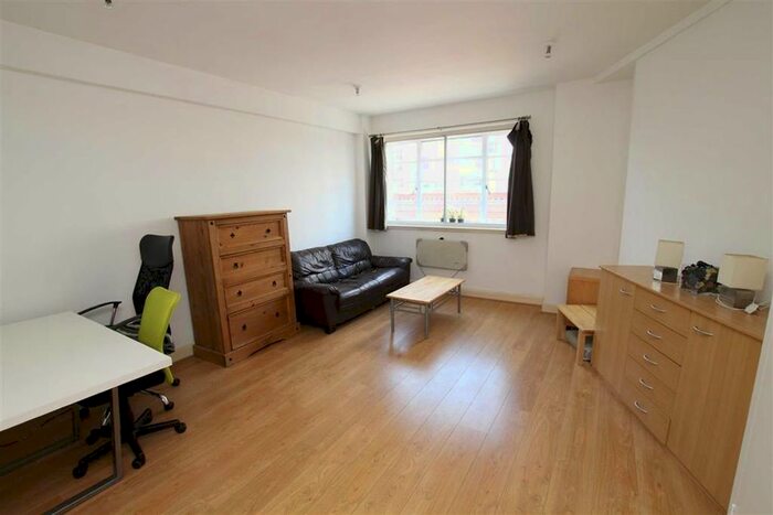 Studio To Rent In Charing Cross Road, London, WC2H