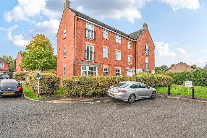 2 Bedroom Flat For Sale In Lintham Drive, Bristol, BS15