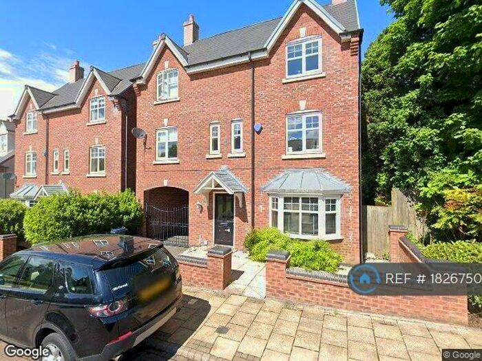 4 Bedroom Detached House To Rent In Cardinal Close, Birmingham, B17
