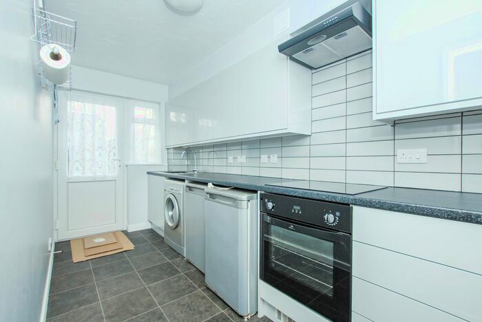 1 Bedroom Flat To Rent In Lowdell Close, West Drayton, UB7