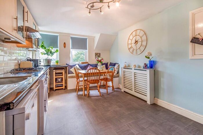 2 Bedroom Flat To Rent In Tonbridge Road, Maidstone, ME16