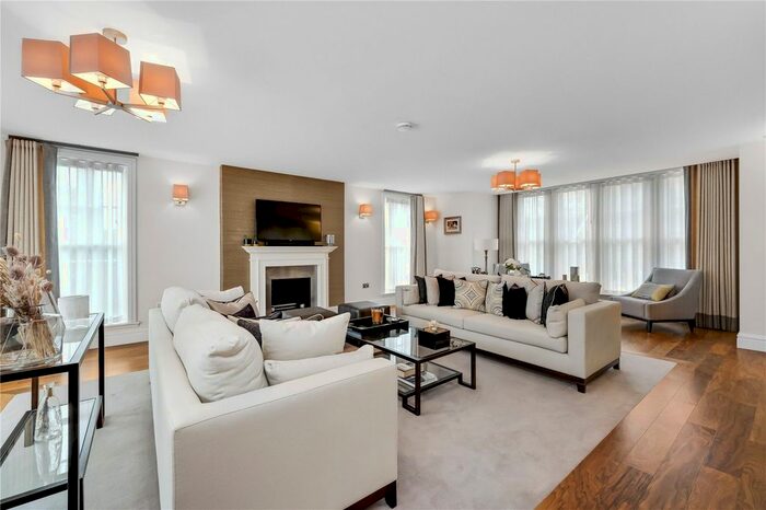 6 Bedroom Detached House To Rent In Cobbetts Hill, Weybridge, Surrey, KT13