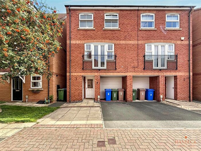 3 Bedroom Semi-Detached House For Sale In Eastfield Court, Hessle, HU13