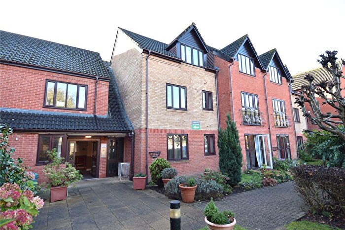 1 Bedroom Flat For Sale In Kingfisher Court, Woodfield Road, Droitwich, Worcestershire, WR9