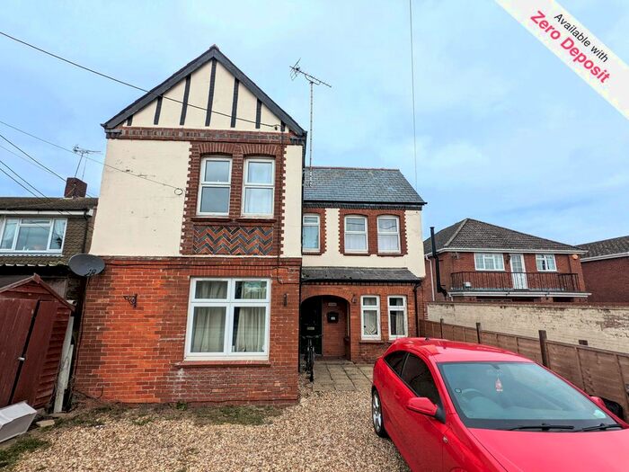 2 Bedroom Flat To Rent In Andover Road, Faberstown, Andover, SP11