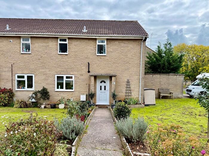 3 Bedroom Semi-detached House For Sale In Deanesly Way, Wincanton, BA9