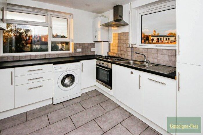 1 Bedroom Flat To Rent In Penrhyn Gardens, Kingston Upon Thames, KT1