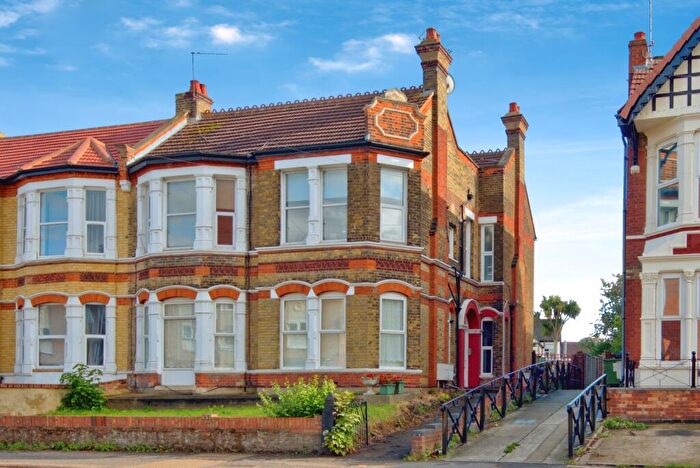 1 Bedroom Flat For Sale In Southchurch Road, Southend-On-Sea, Essex, SS1