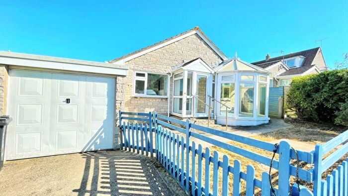 3 Bedroom Detached Bungalow For Sale In Underhedge Gardens, Portland, DT5