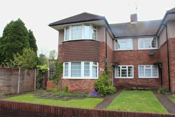 3 Bedroom Flat To Rent In Bed, Cusack Close, Twickenham, TW1