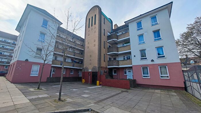 3 Bedroom Flat To Rent In Kelham House, Mayplace Lane, London, SE18