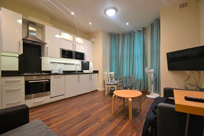 1 Bedroom Flat To Rent In Wood Lane, Shepherds Bush, W12