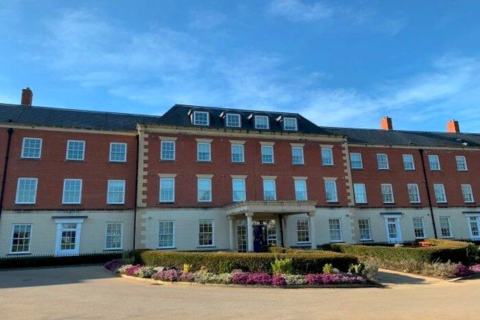 2 Bedroom Flat To Rent In Boathouse Field, Lichfield WS13