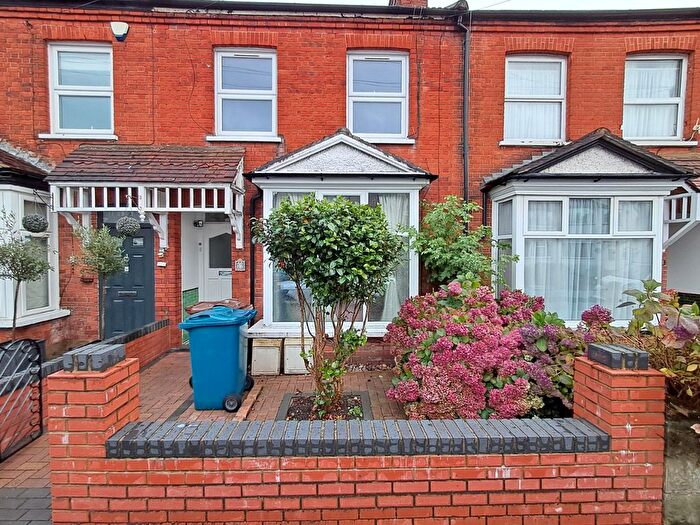 2 Bedroom Flat To Rent In Ground Floor, Gresham Road, Edgware, Greater London, HA8