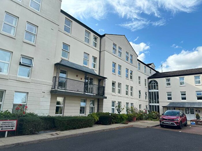2 Bedroom Retirement Property For Sale In Binswood Avenue, Leamington Spa, CV32