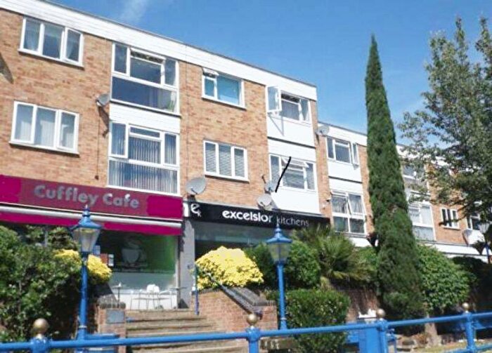 2 Bedroom Flat To Rent In Maynard Place, Cuffley, EN6