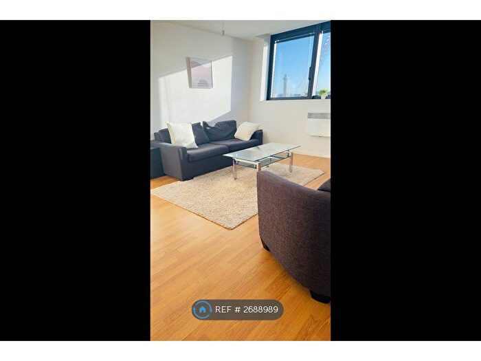 2 Bedroom Flat To Rent In Mann Island, Liverpool, L3