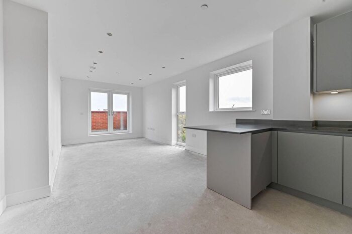 2 Bedroom Flat For Sale In Eldon Court, South Norwood, SE25
