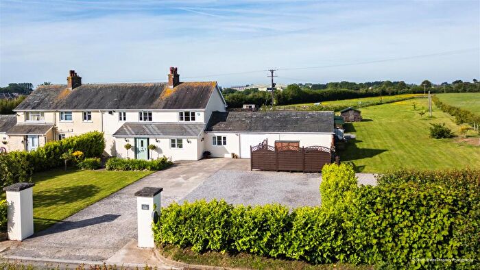4 Bedroom Semi-Detached House For Sale In Newbarn Holdings, Flemingston, CF62